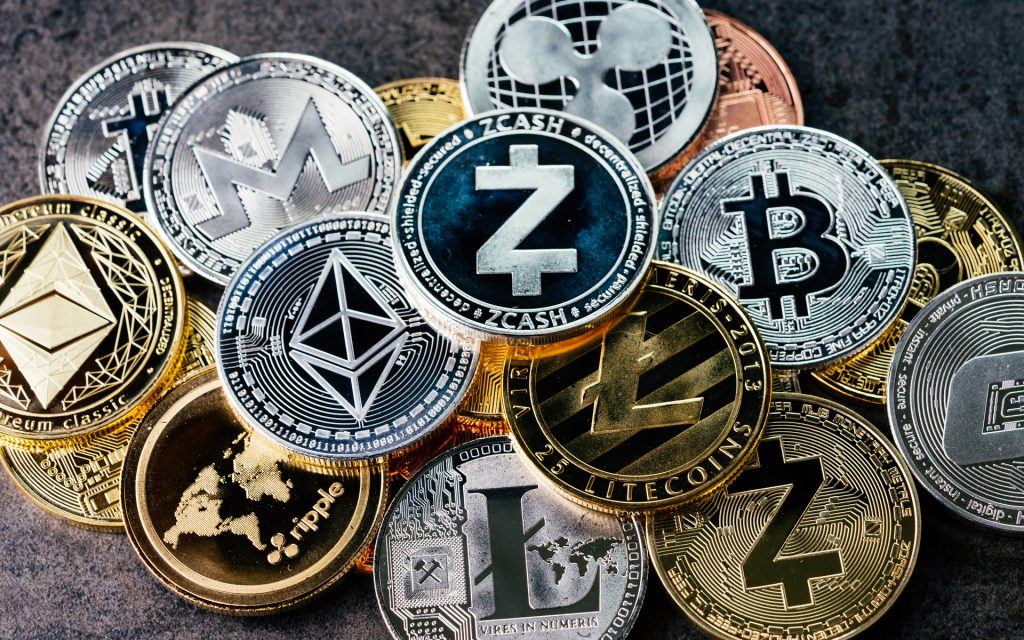 90只ETF通过审批:比特币、以太坊、索尔、链环、艾达、狗狗币走势分析